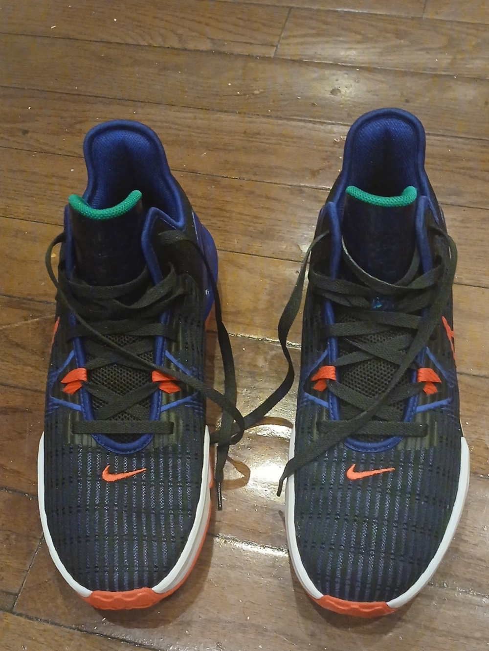 Nike Mens Lebron Witness Basketball Shoes